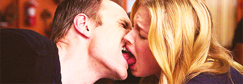 bad-kisser-tongue-face-licking-blonde-date